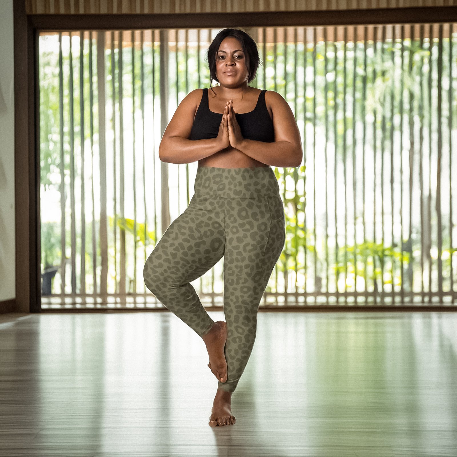 Nina fait du Yoga | Vêtements éthiques de yoga, de sport ou de détente au quotidien.